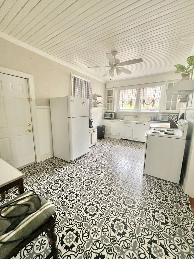 Building Photo - Charming 2 Bedroom 1 Bathroom Home for Rent