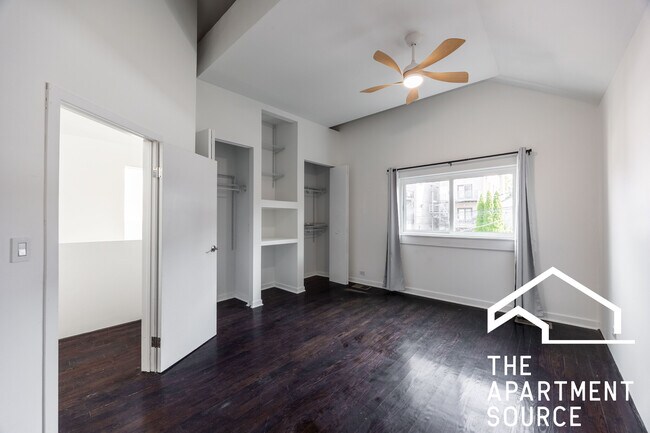 Building Photo - 913 N Honore St