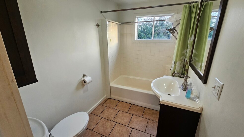 Building Photo - 1105 Curtis St