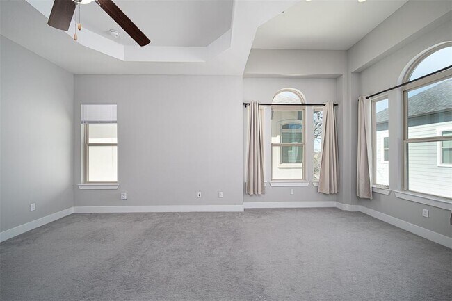 Building Photo - 5743 Kiam St
