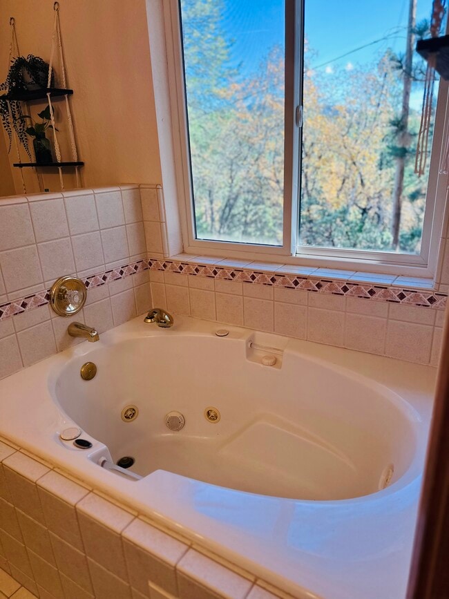 Building Photo - 22689 Cedar Pines Ave