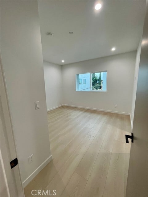 Building Photo - 613 W 41st Pl