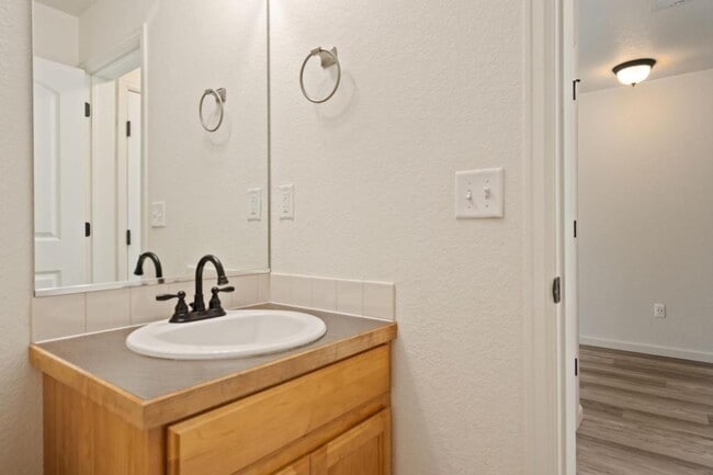 Building Photo - 4415 Wolcott Dr