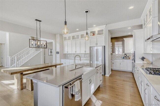 Building Photo - 5 BR/4BA | Newly Renovated Single Family Home | 1-Car Garage Parking | Community Pool!