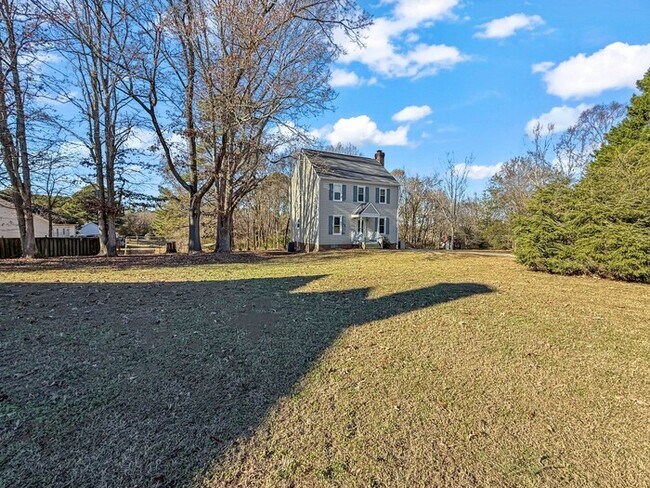 Building Photo - Spacious 3BR 2 BA Home with Wooden Deck in Wake Forest