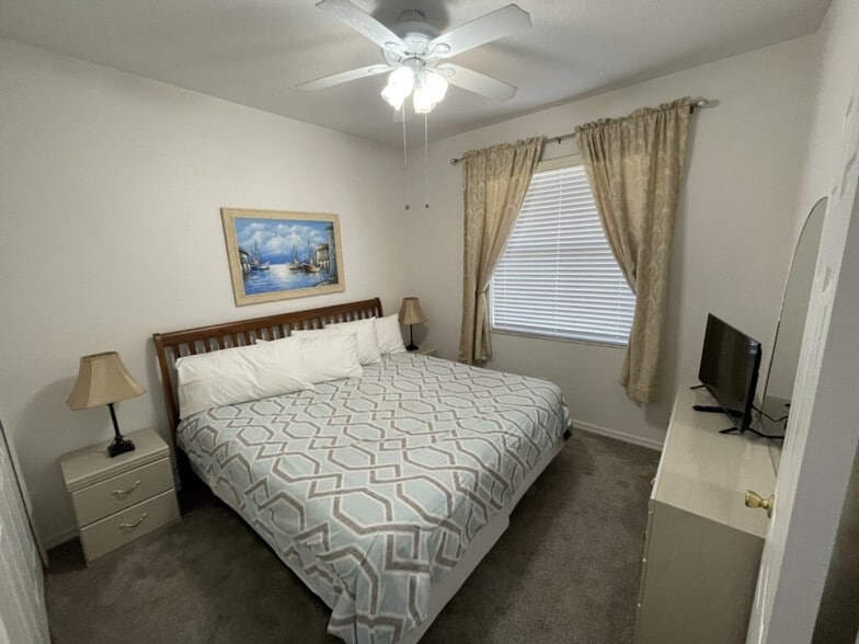 Building Photo - 315 Nottingham Way