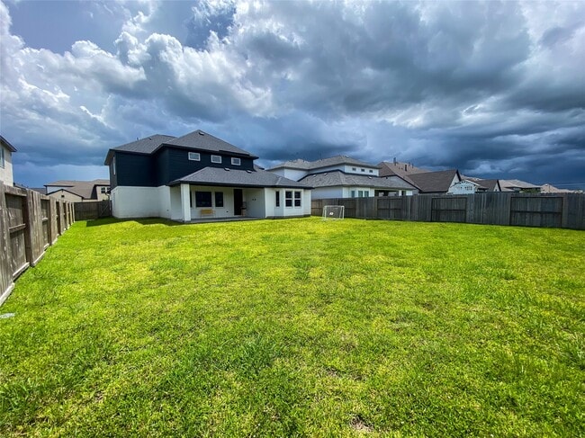 Building Photo - 10011 Serenity Grv Dr