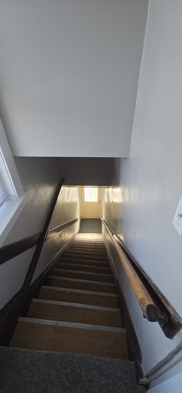 Building Photo - 822 E River Dr