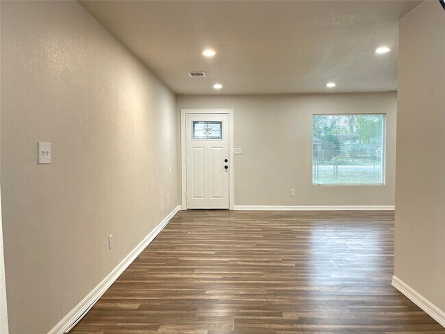 Building Photo - 8710 Caddo Rd