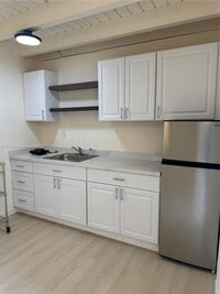 Building Photo - 630 SW 62nd Ct