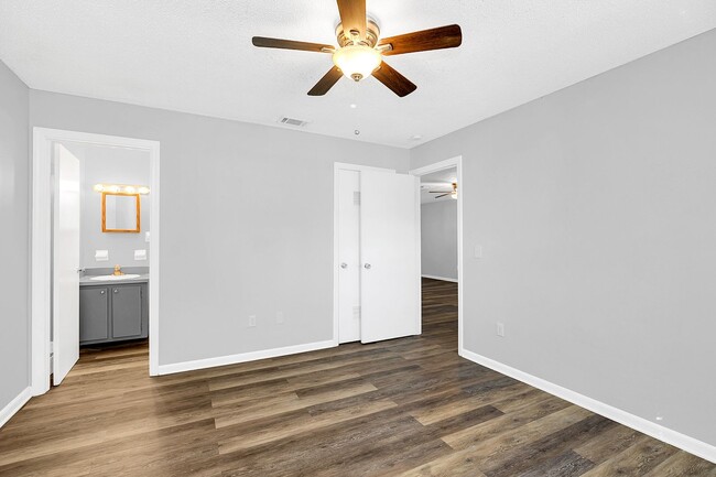 Building Photo - 3/2 unit in Titusville ready for new tenants!