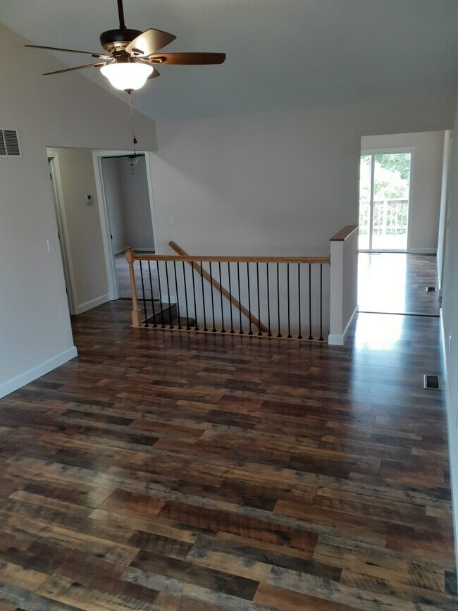 Building Photo - 632 High School St