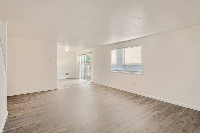 Building Photo - 2025 C St SE