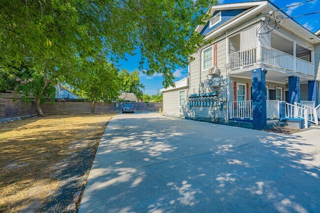 Building Photo - 7124 Avenue F