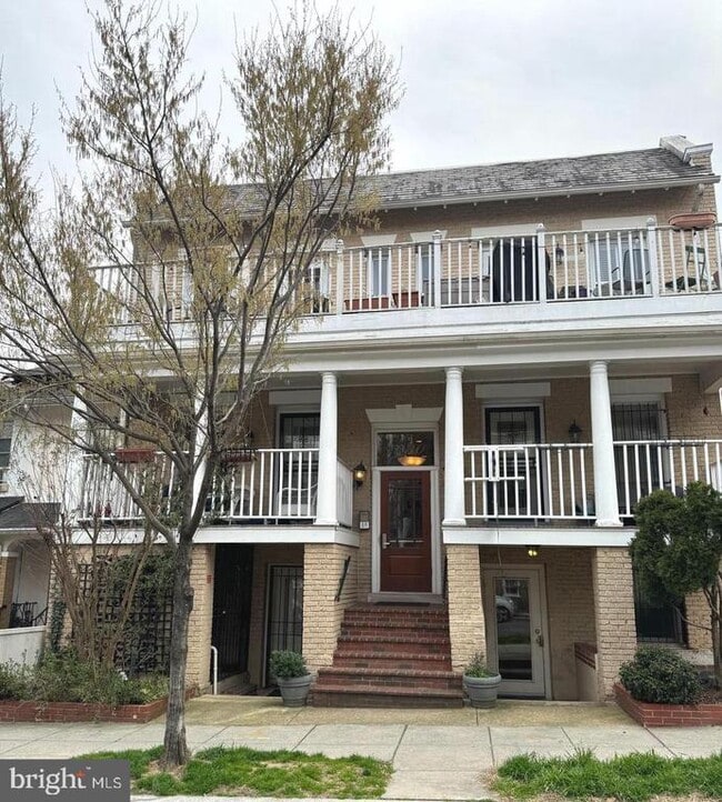 Building Photo - 1030 Fairmont St NW