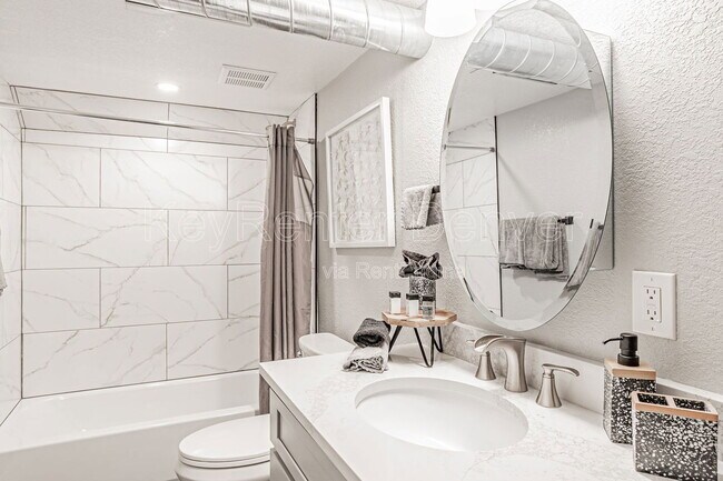 Building Photo - 6636 Depew St