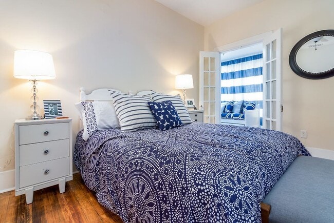 Building Photo - 418 E Myrtle St