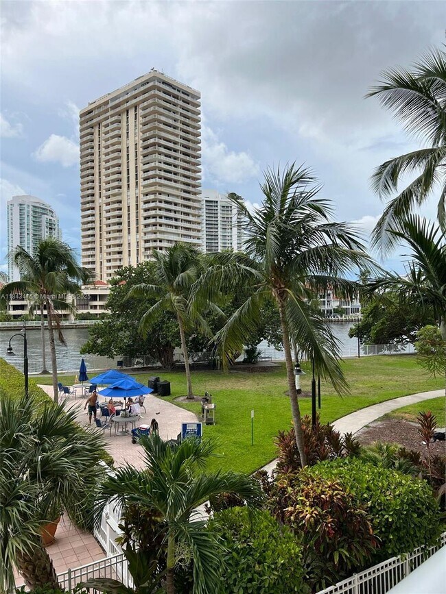 Building Photo - 19390 Collins Ave