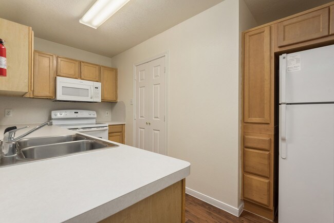 Building Photo - 5069 Akumal Calle