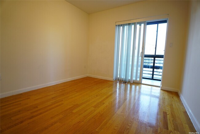 Building Photo - 114-79 Dalian Ct