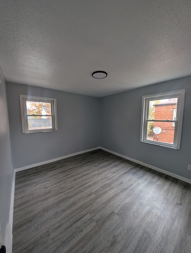 Building Photo - Charming Units in Euclid, Cleveland!