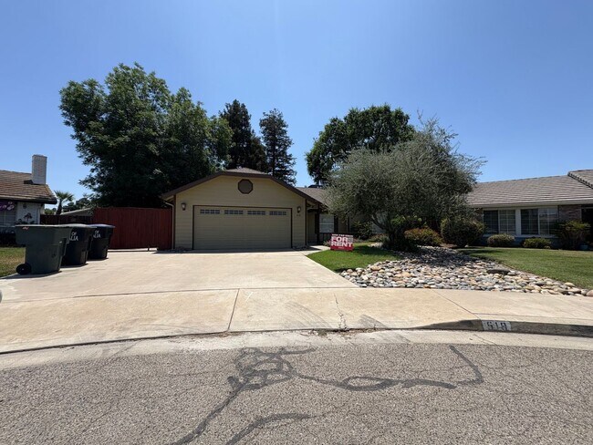 Building Photo - NW Visalia Home coming soon!