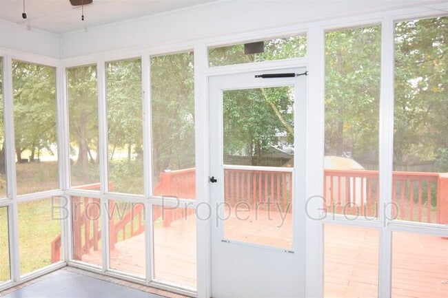 Building Photo - 6405 Rolling Meadows Ln