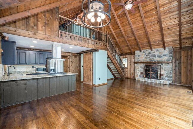 Building Photo - 771 Little Hendricks Mountain Rd