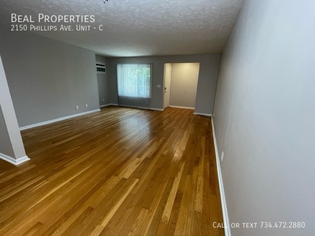 Building Photo - 2150 Phillips Ave