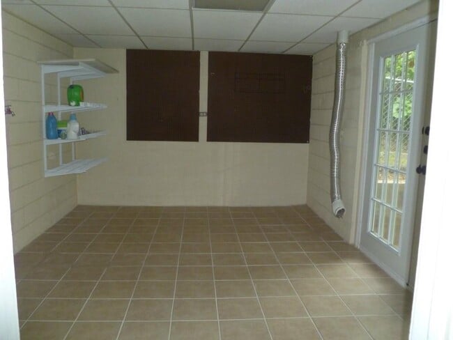 Building Photo - 1507 Travis Heights Blvd