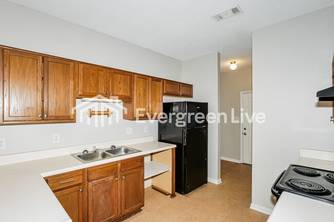 Building Photo - 1180 Brady Hollow Ln