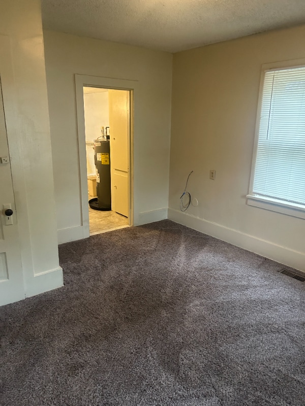 Building Photo - 626 SW Medford Ave