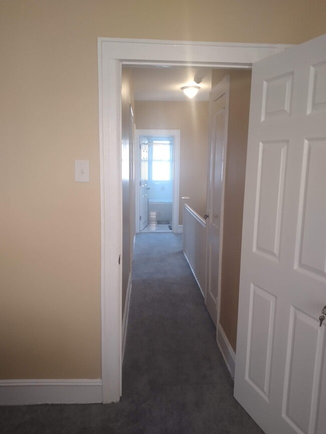 Primary Photo - 115-11-211 219th St