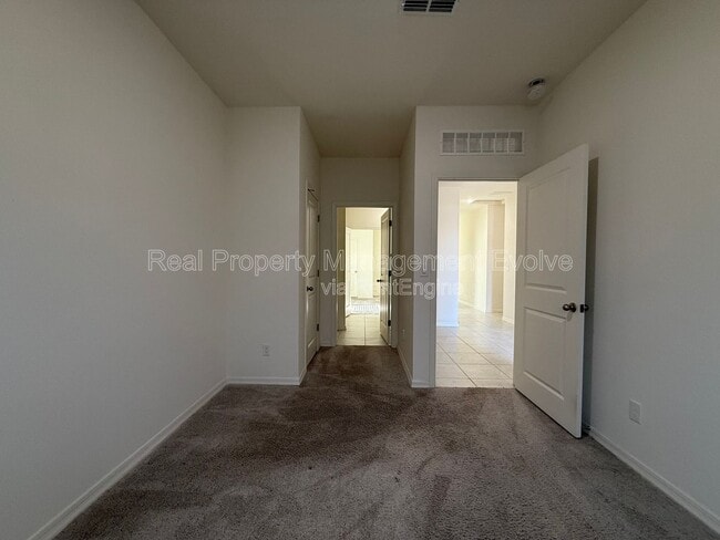 Building Photo - 4710 N 194th Dr