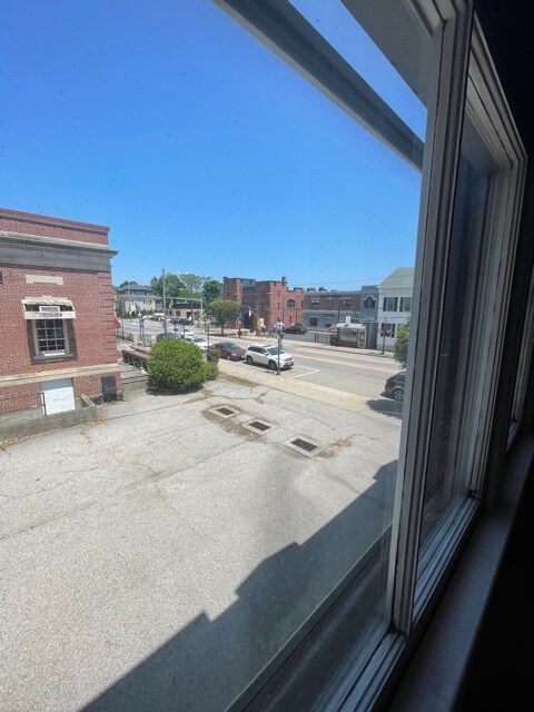 Building Photo - 37 Main St