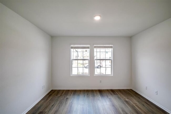 Building Photo - 1740 Catahoula Dr