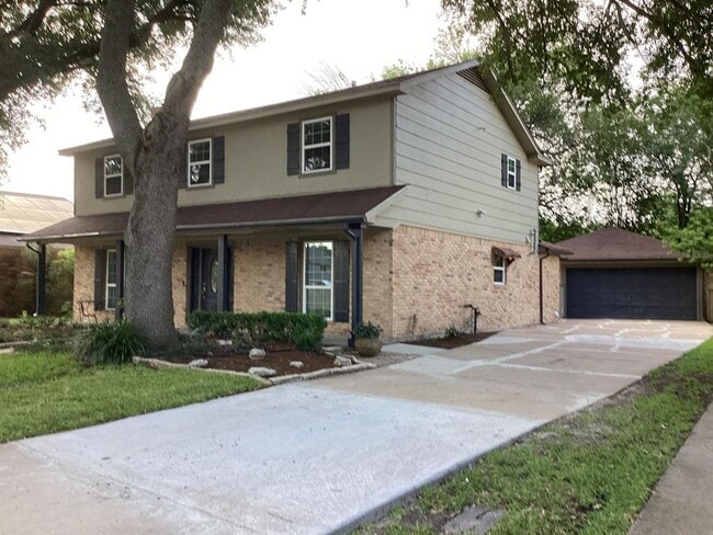 Building Photo - 15311 Empanada Dr