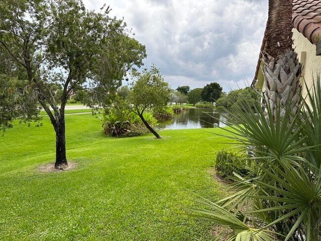 Building Photo - 10300 Hidden Springs Ct