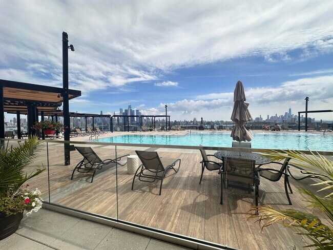 Building Photo - 380 Mountain Rd