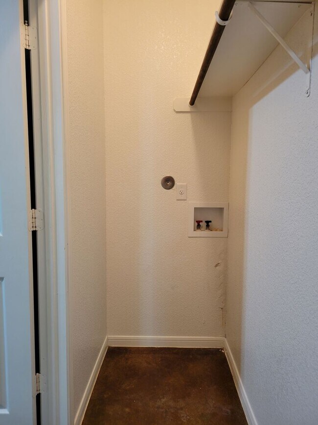 Building Photo - 101StoneCanyon