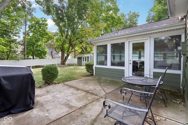 Building Photo - 521 Thornberry Dr