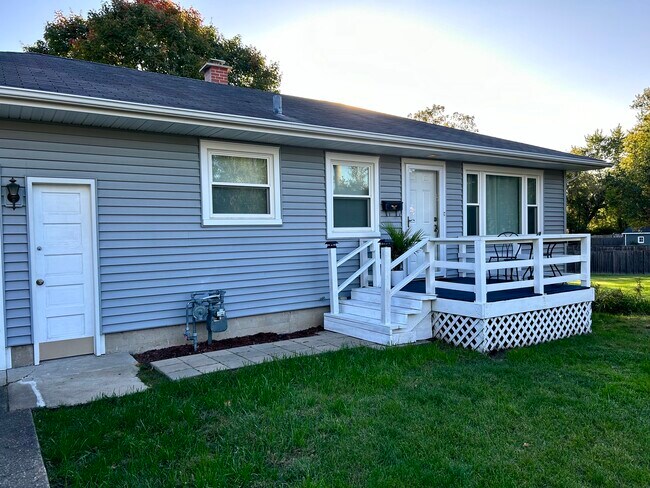 Primary Photo - 103 Cherry St