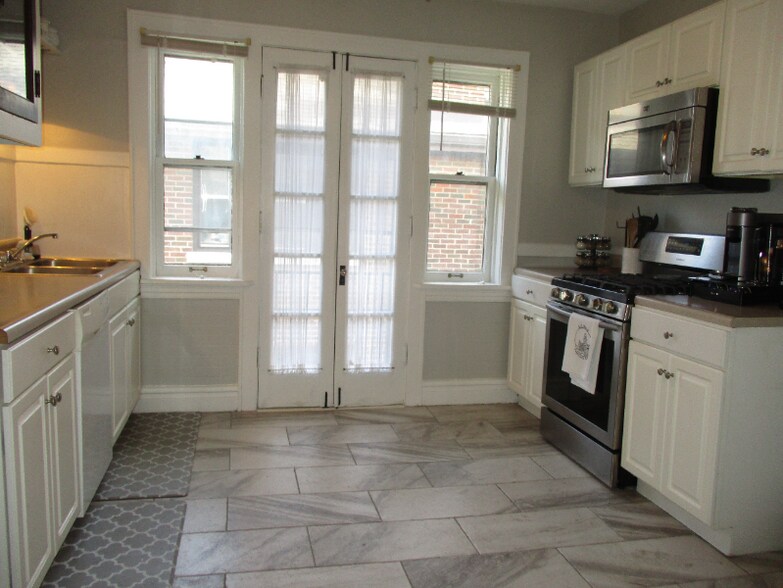 Building Photo - 1081 Terrace Dr