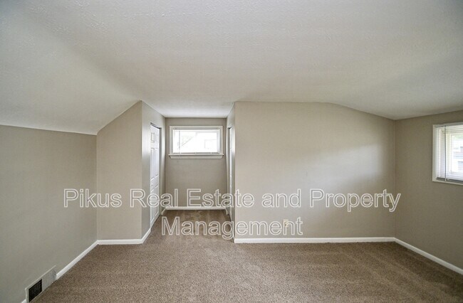Building Photo - 3055 13th St