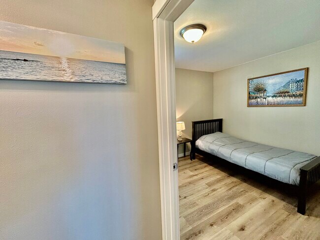 2nd bedroom - 1554 NW 35th Pl