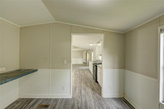 Building Photo - 13265 Pecan Tree Dr