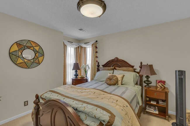 Building Photo - Wonderful 4 Bedroom Home in Palisades Park