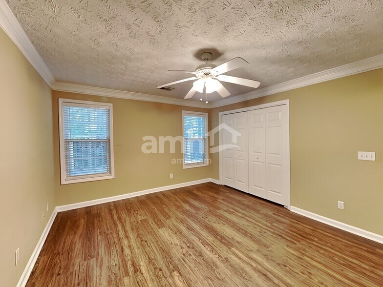 Building Photo - 133 Weatherstone Dr