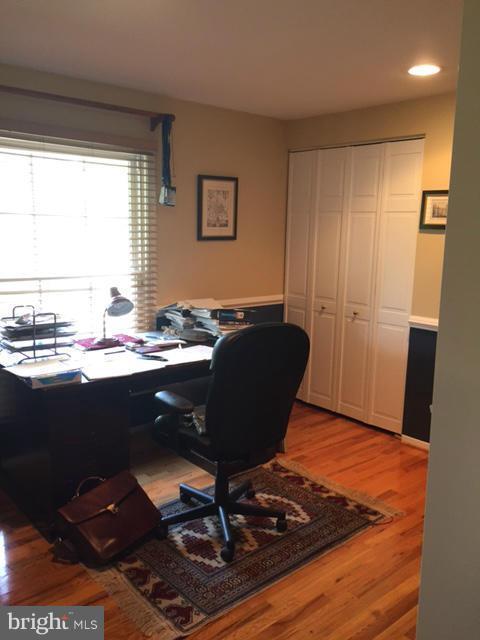 Building Photo - 11125 Hunt Club Dr