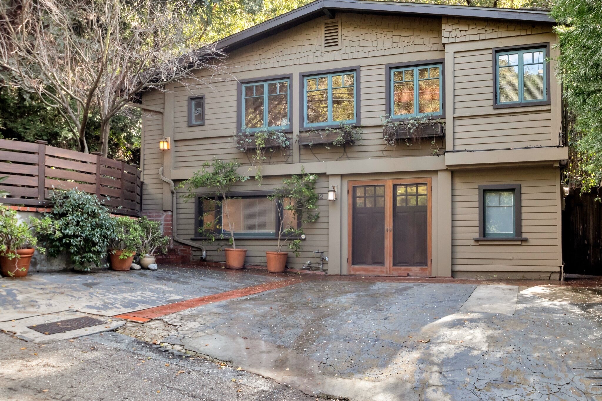 Building Photo - 9862 Easton Dr